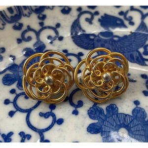 Vintage Trifari Gold Flower Swirl Floral Clip On Earrings